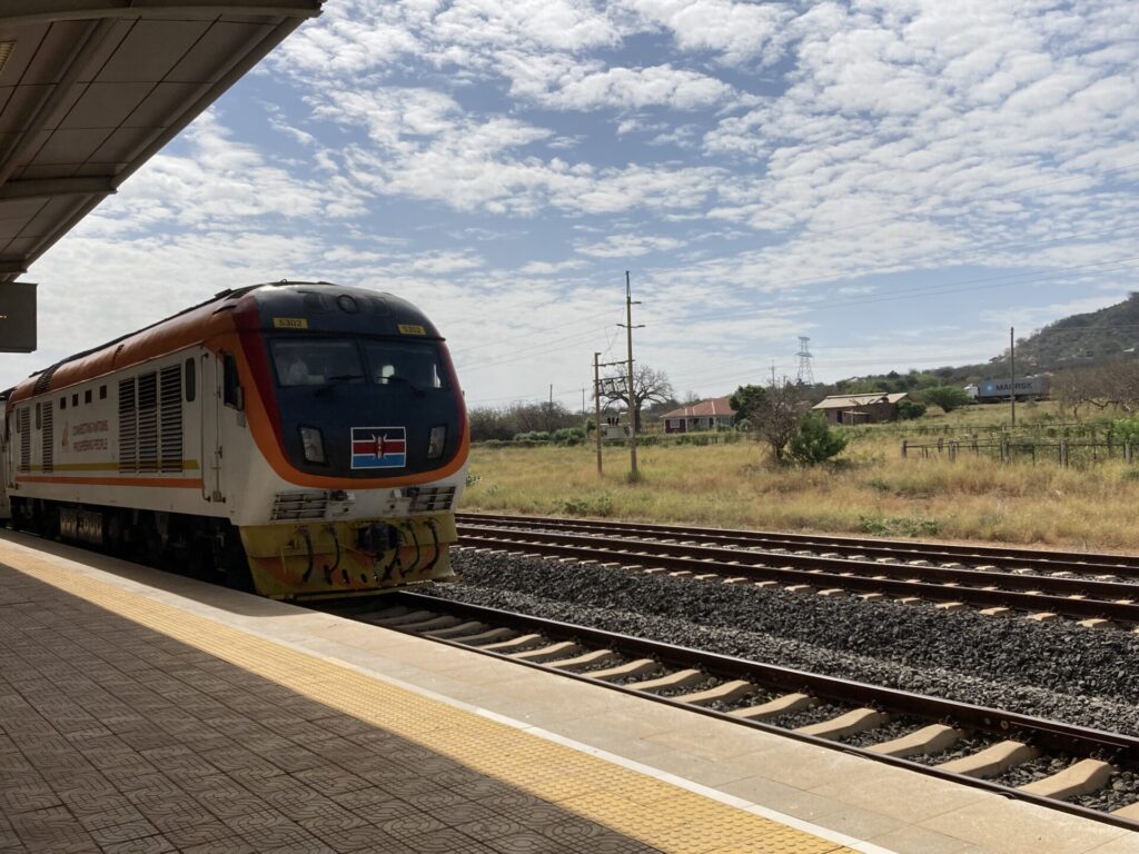 ケニアの鉄道SGRの車体
