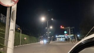 深夜のルワンダの道路
