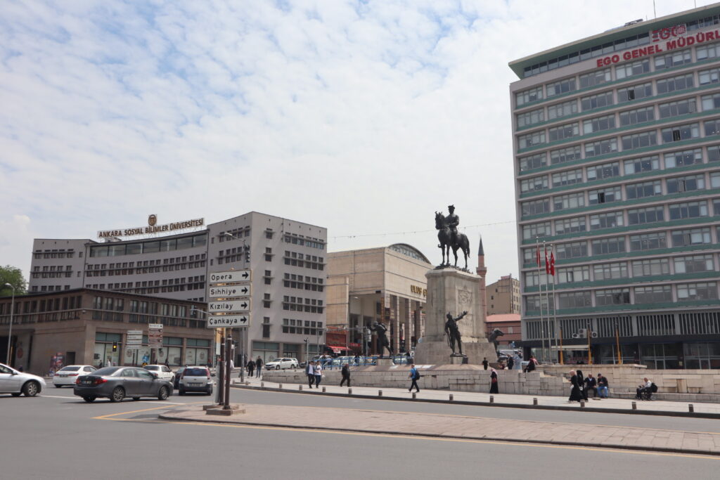 AnkaraのAtaturk Statue