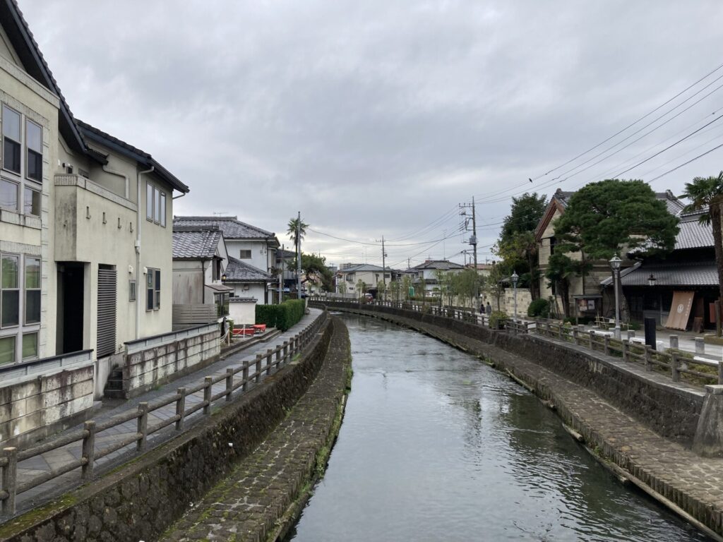 巴波川沿いの通り