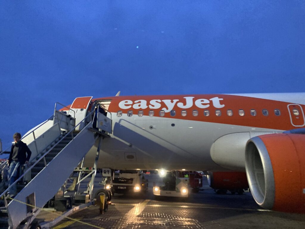 ニースからロンドンへのeasyjet便