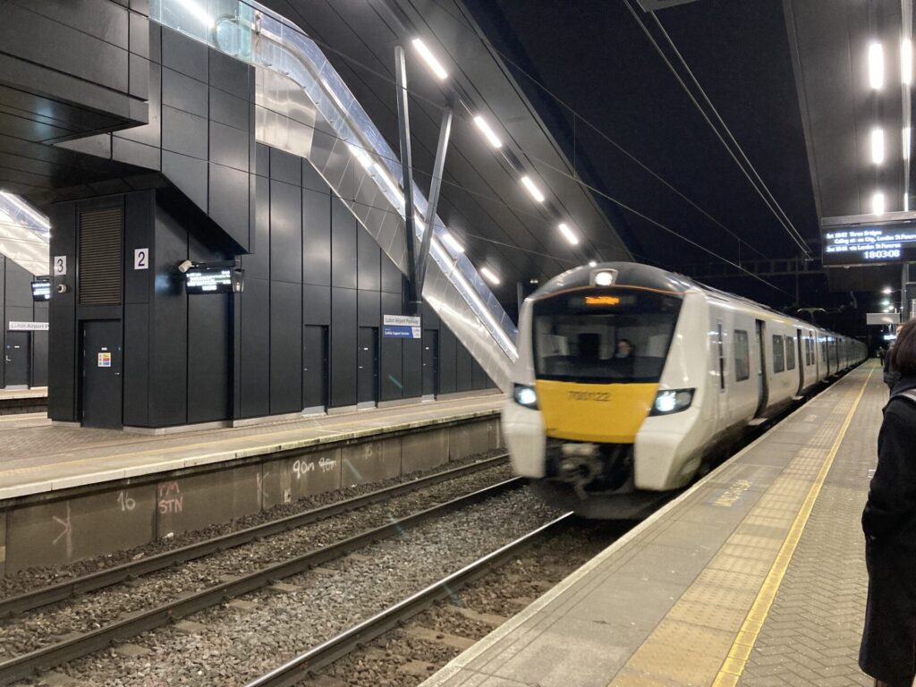 Luton Airportからの鉄道