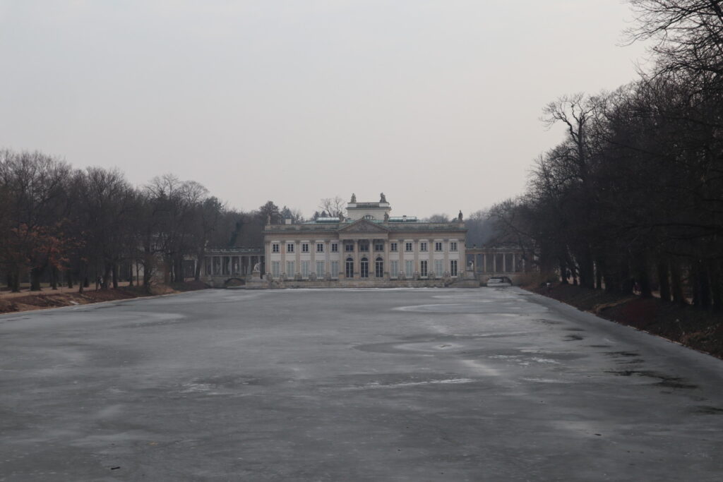 ワジェンキ公園内の宮殿