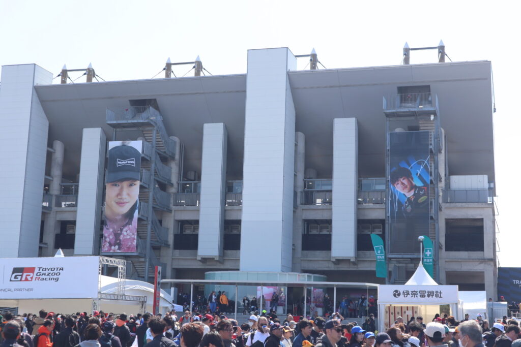 鈴鹿サーキットのグランドスタンド