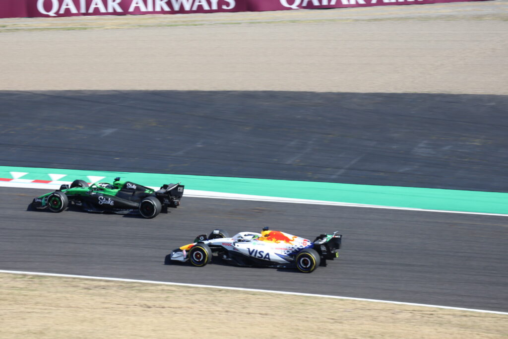 西エリアのF1カー