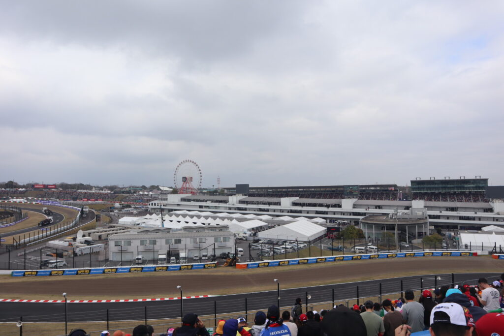 F1決勝前の鈴鹿サーキット