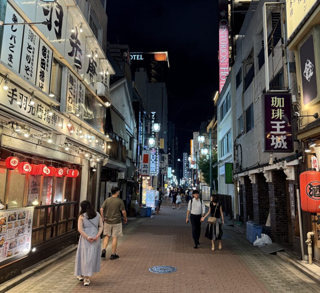 東京の居酒屋街