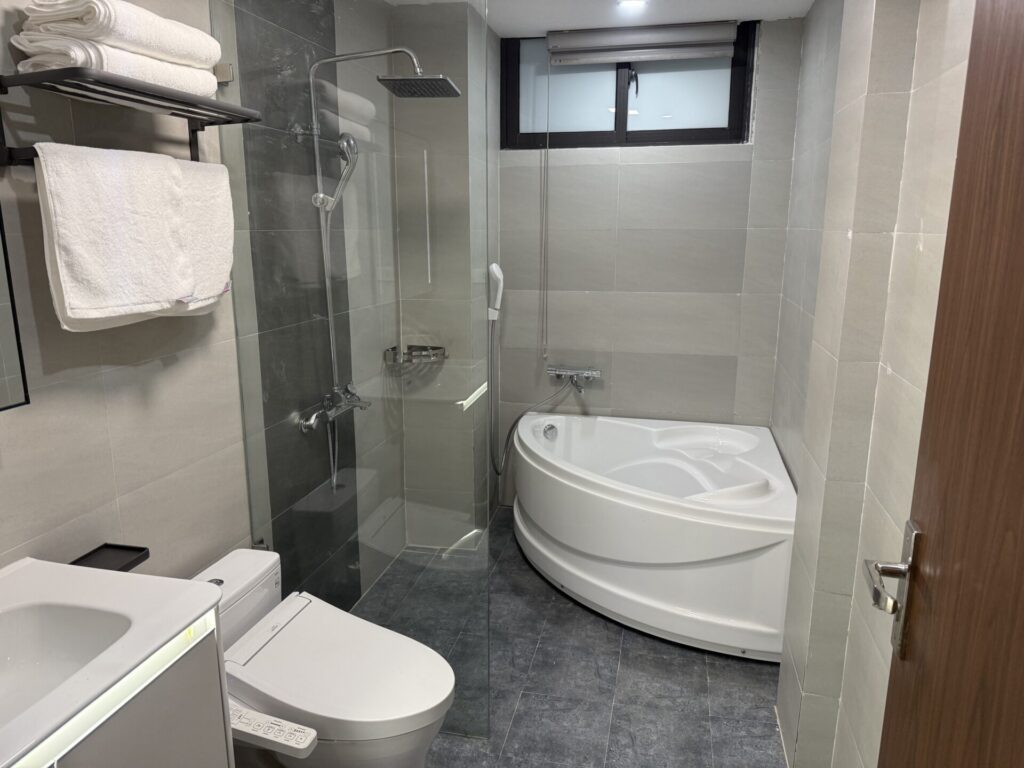 ハノイのアパートの浴室