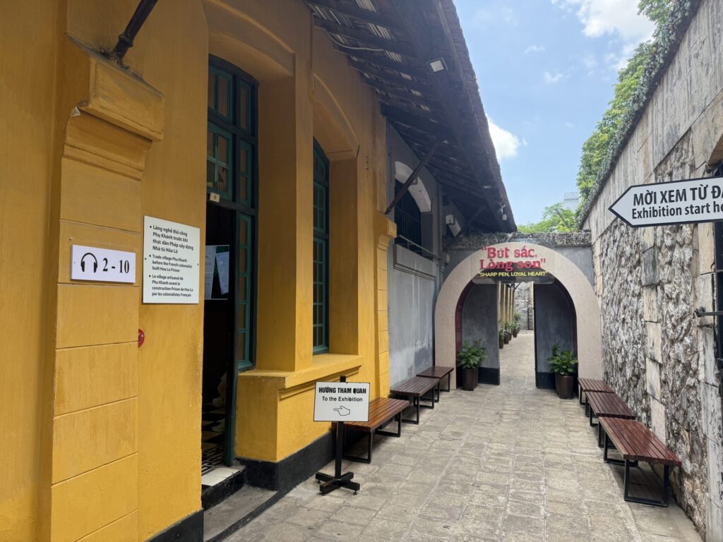 ホアロー刑務所の様子