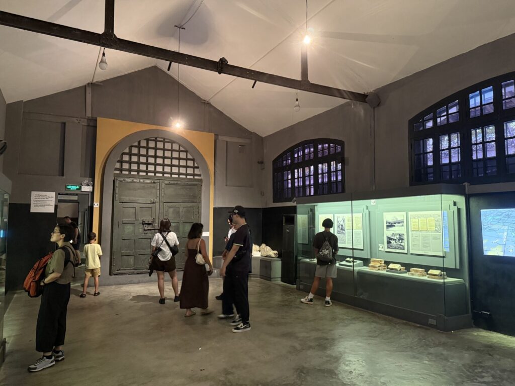 ホアロー刑務所の博物館