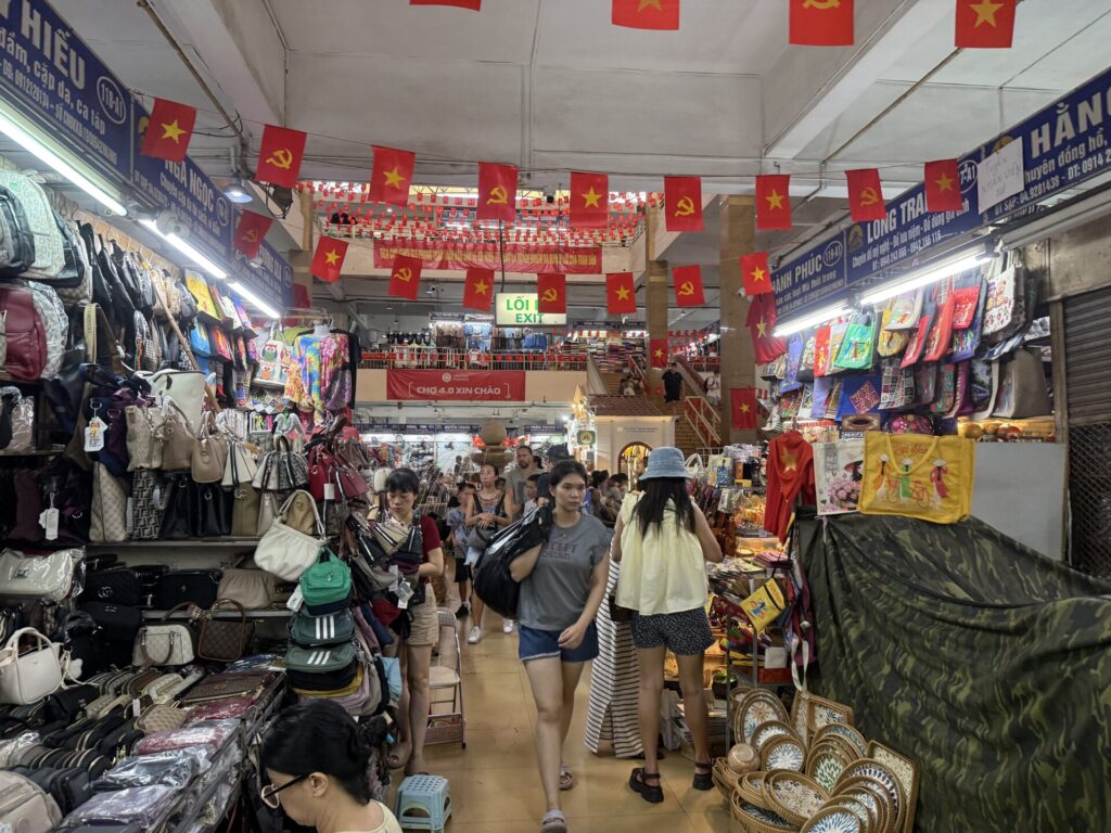 ドンスアン市場の内部