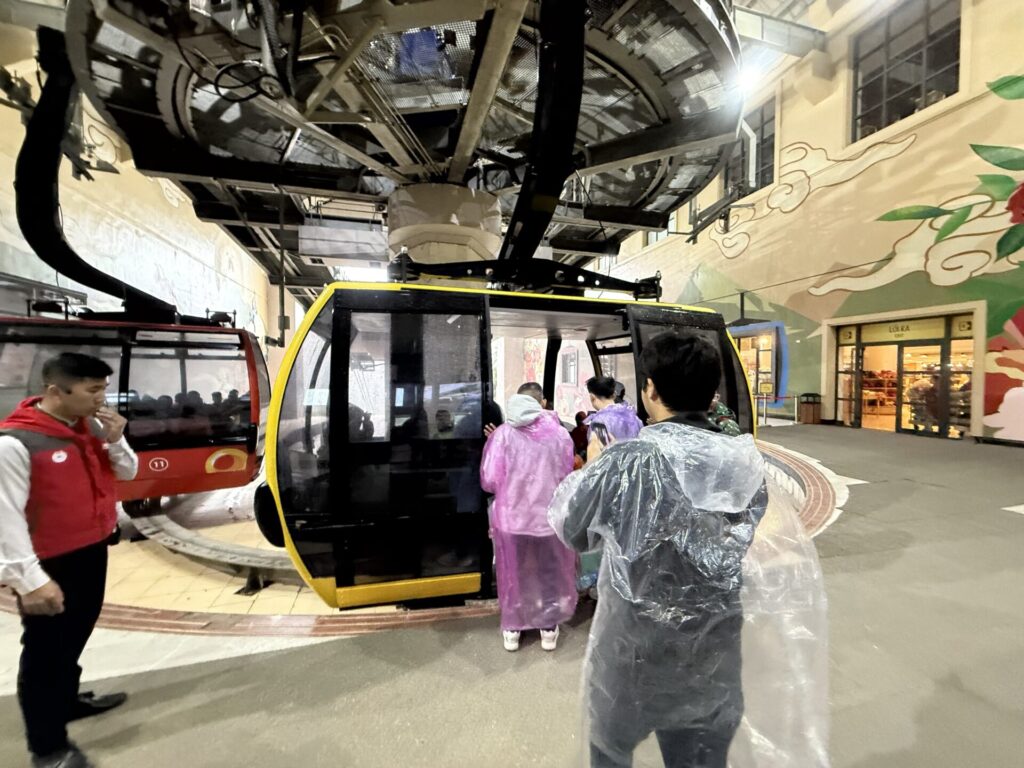 ファンシーパン山のケーブルカー