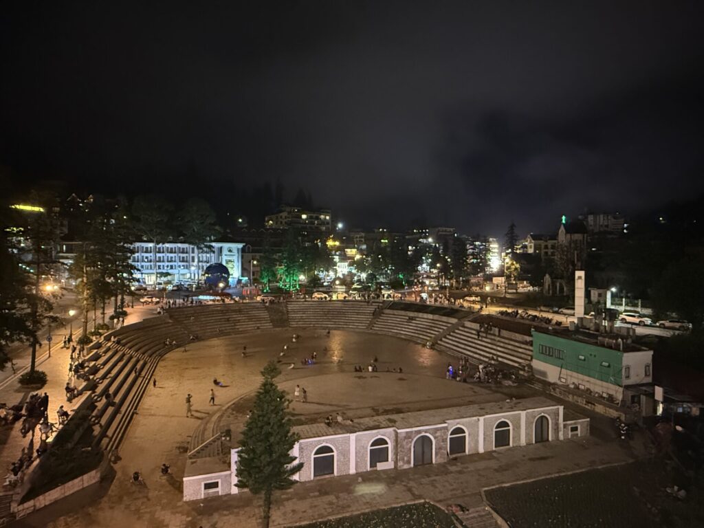 サパ中心部の広場