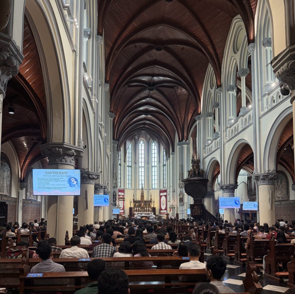 ジャカルタ大聖堂の内部