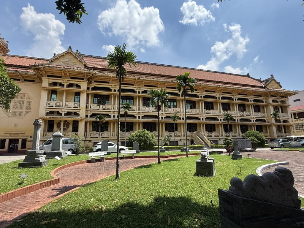 ベトナム国立歴史博物館の外観