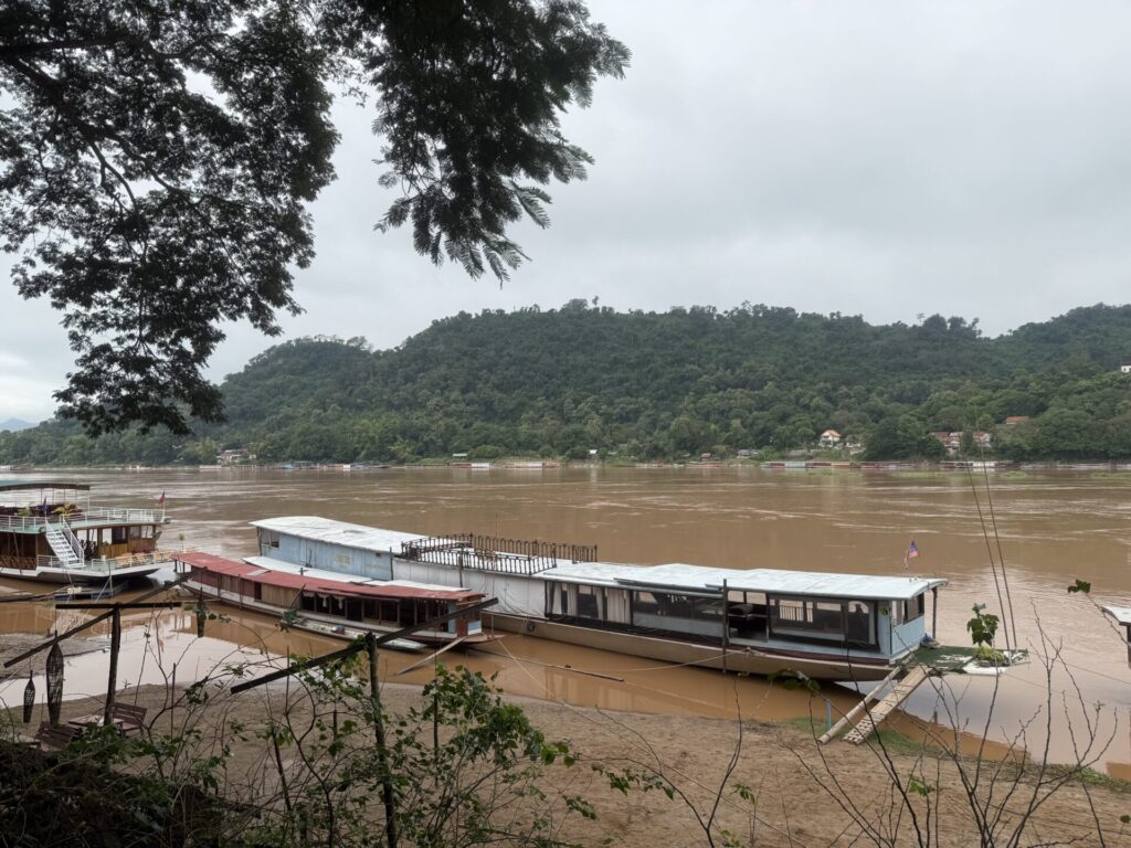 ルアンパバーンのメコン川の景色