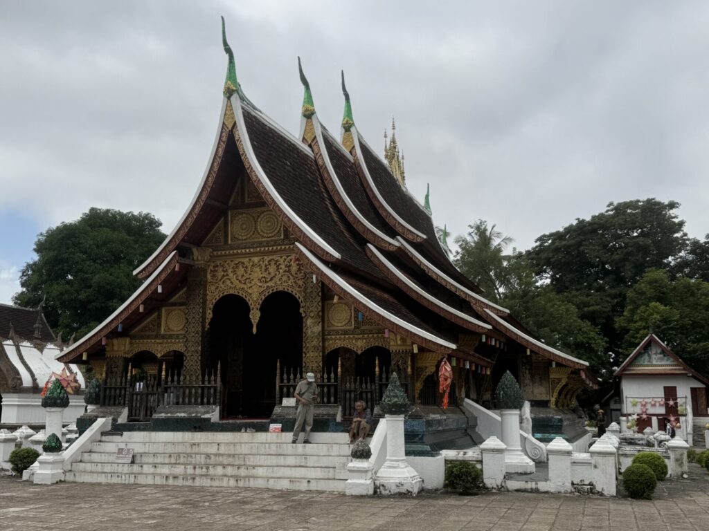 ワット・シェントーン