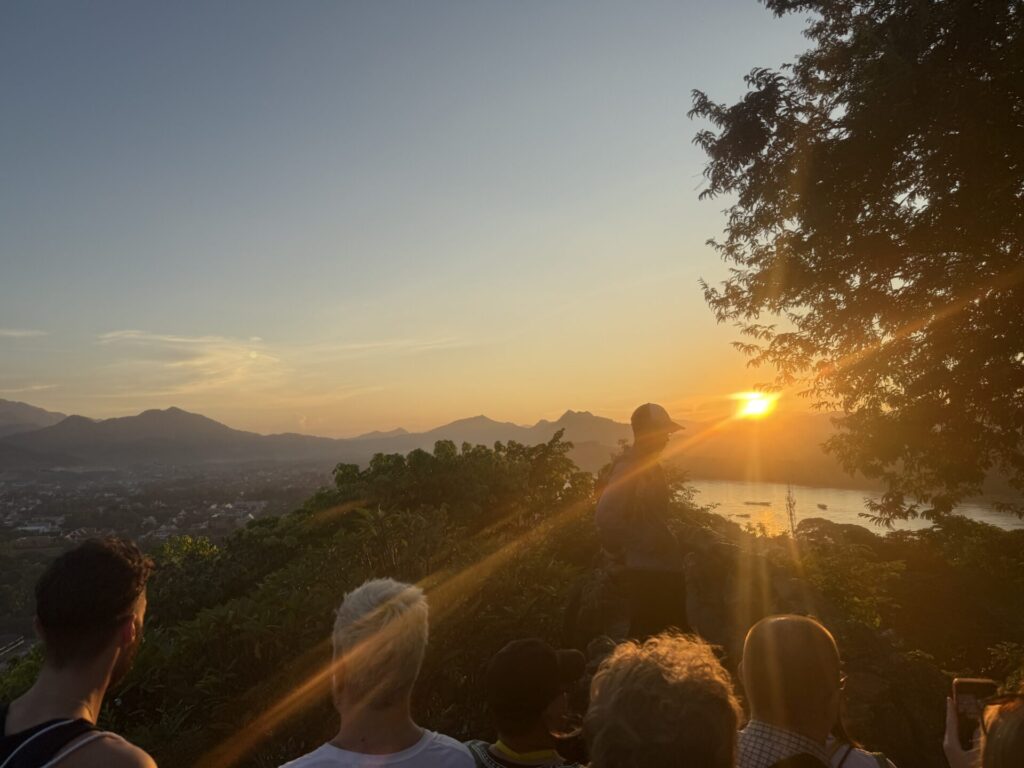 プーシーの丘からの夕日