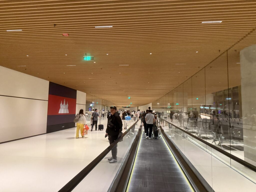 タクマウ・テチョ国際空港