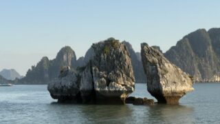 ハロン湾のトロンマイ岩