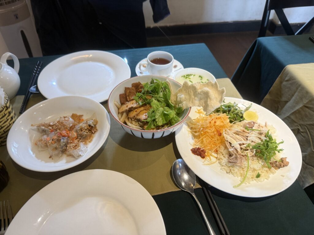 ホイアンのレストラン料理