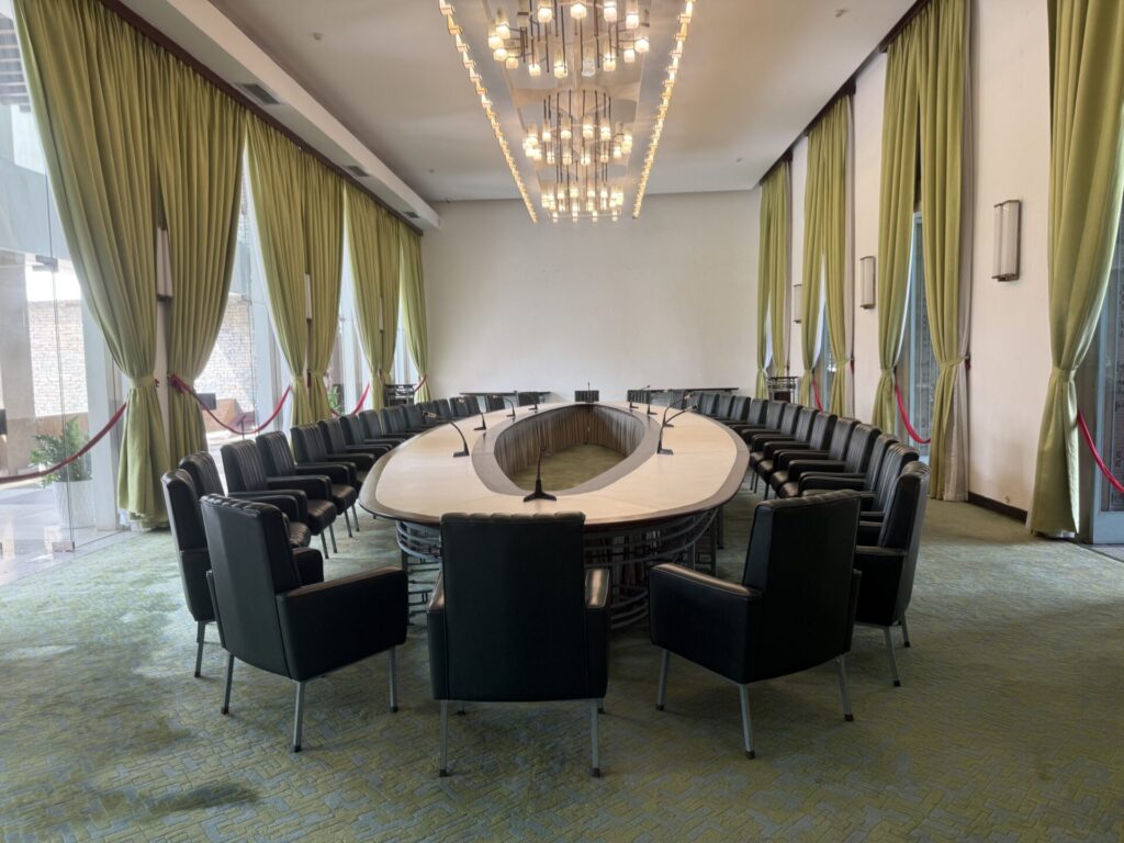 統一会堂の会議室