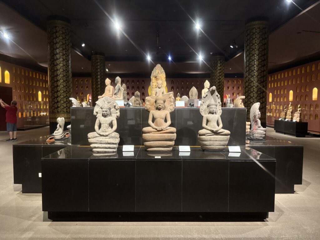 アンコール国立博物館の展示物