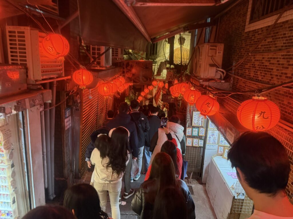 夜の九份の路地