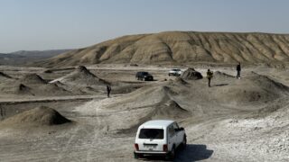 ゴブスタンの泥山