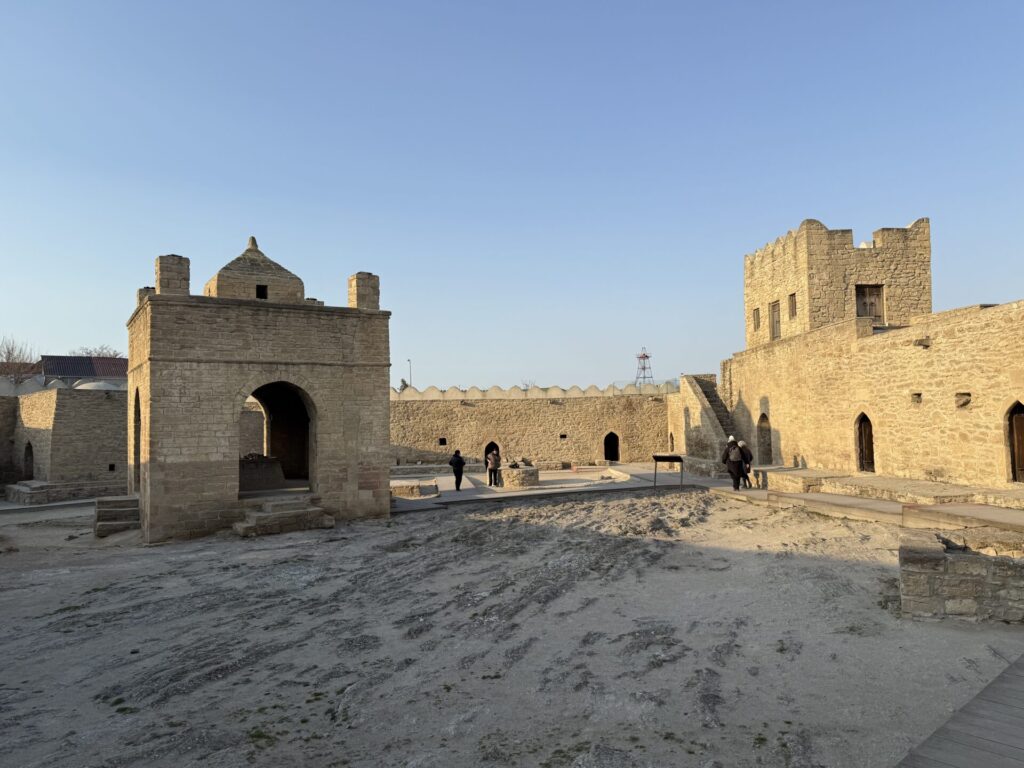 アタッシュガ拝火教寺院