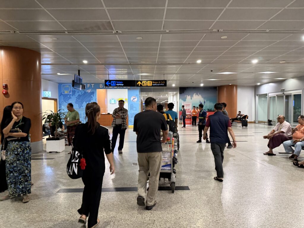 ヤンゴンの空港