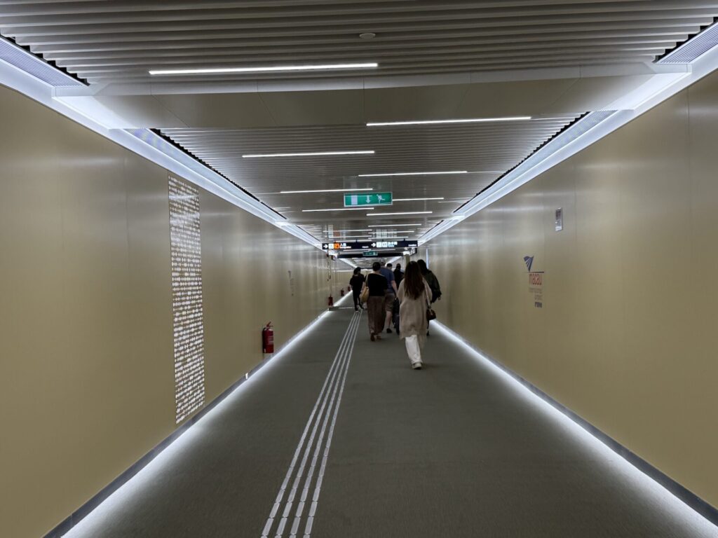 マカオ空港の通用口
