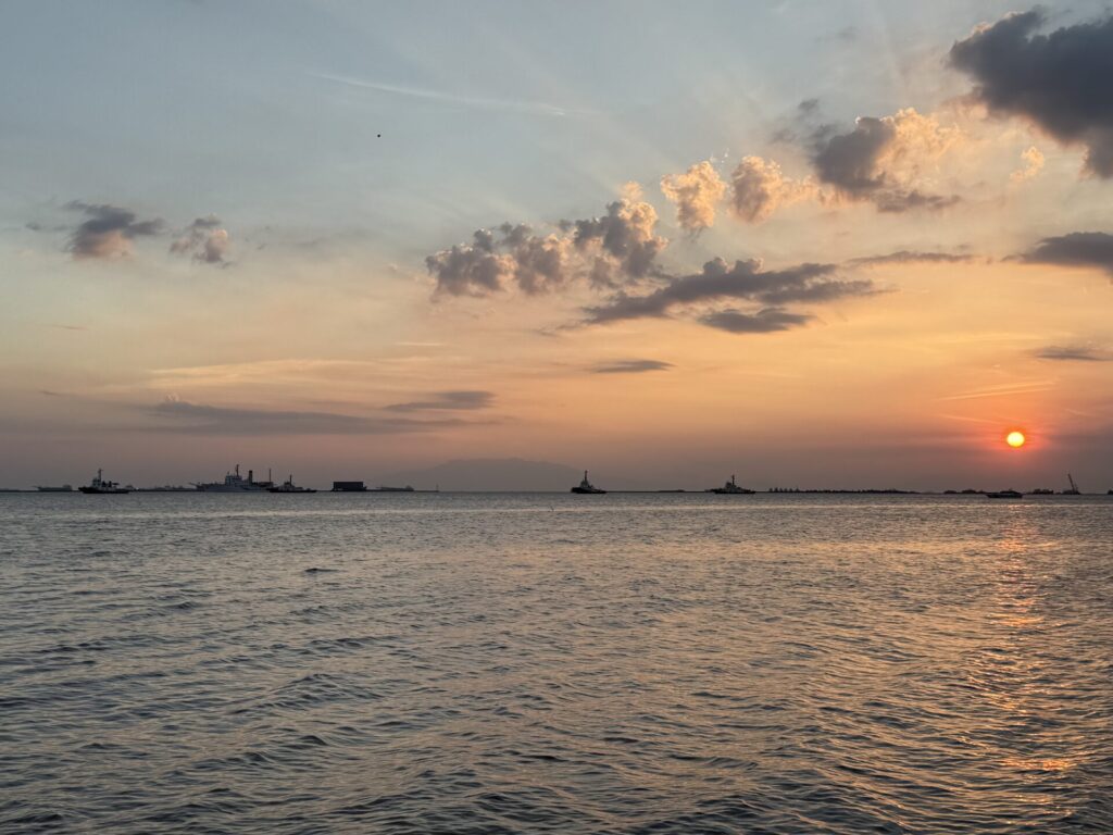 マニラ・ベイ・ビーチの夕日